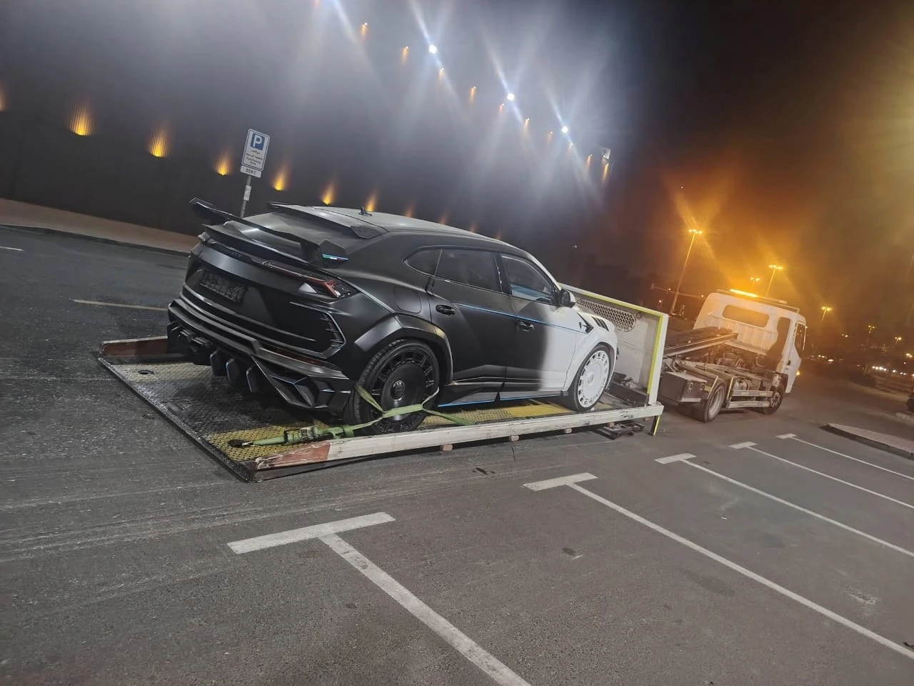 Night-time vehicle recovery scene